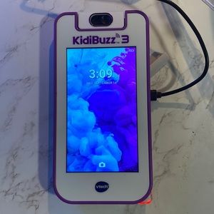 KidiBuzz Vtech perfect for preschooler with internet and headphone port.